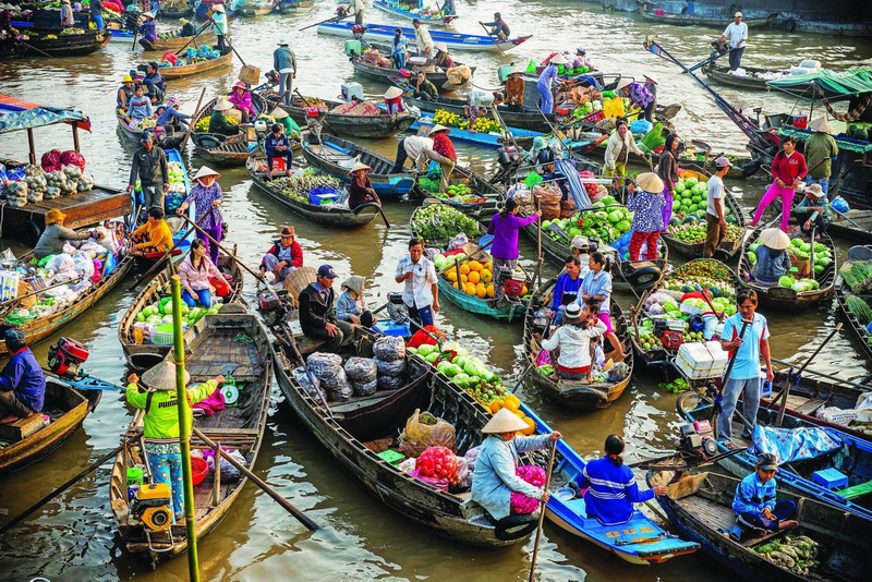 Floating Market is a special feature of the southern Vietnam
